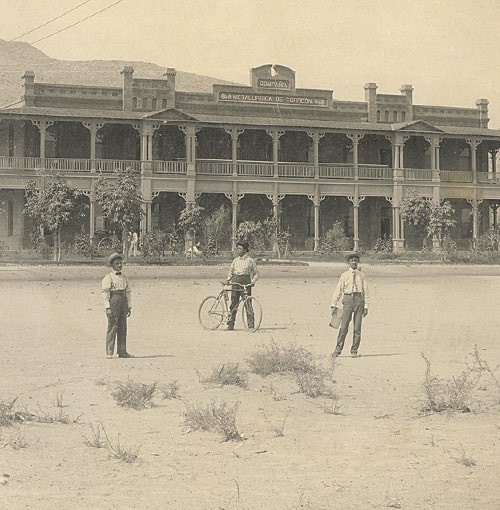 1900